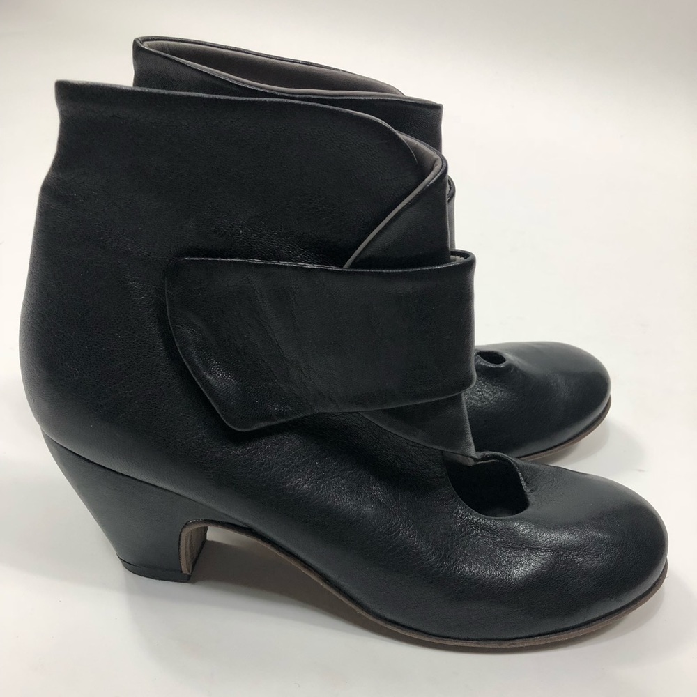 Argila Black Leather Booties size 40